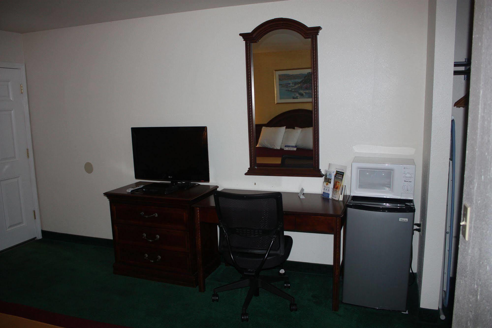 Value Inn & Suites Рединг Екстериор снимка