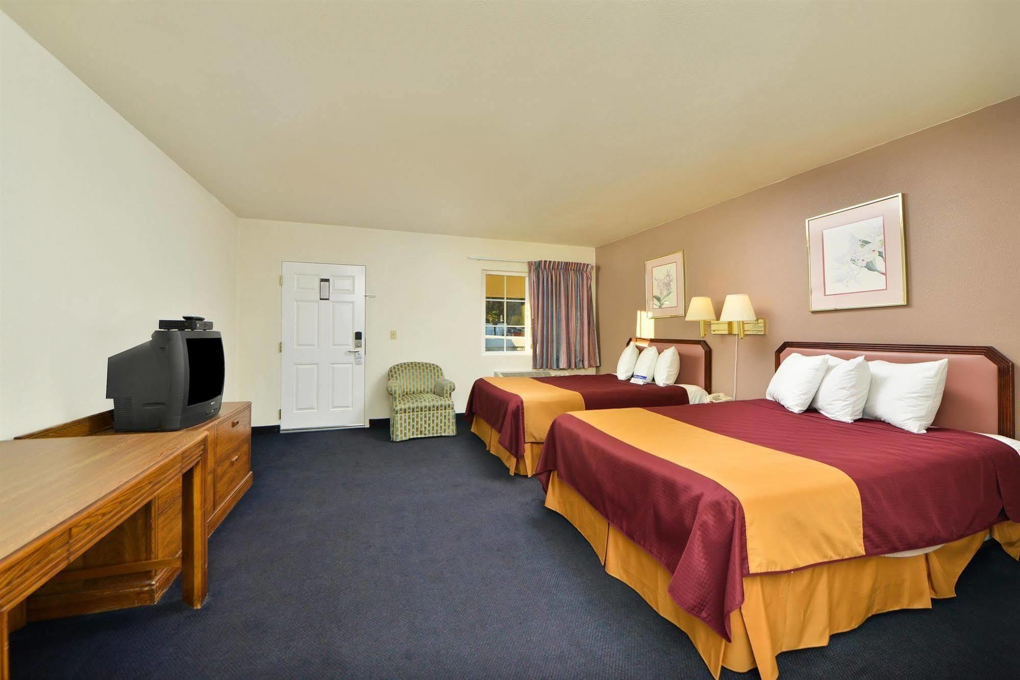 Value Inn & Suites Рединг Екстериор снимка