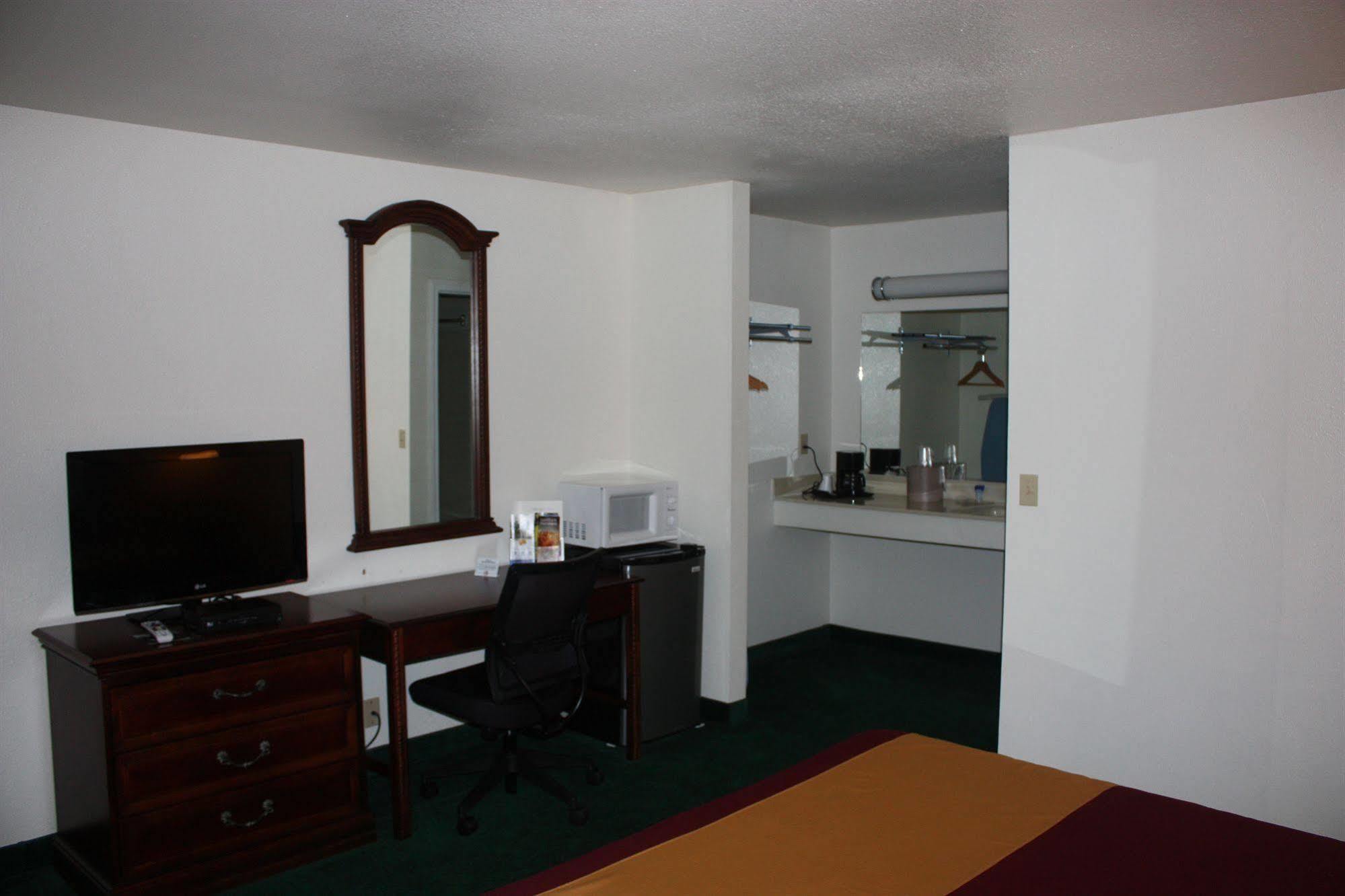 Value Inn & Suites Рединг Екстериор снимка