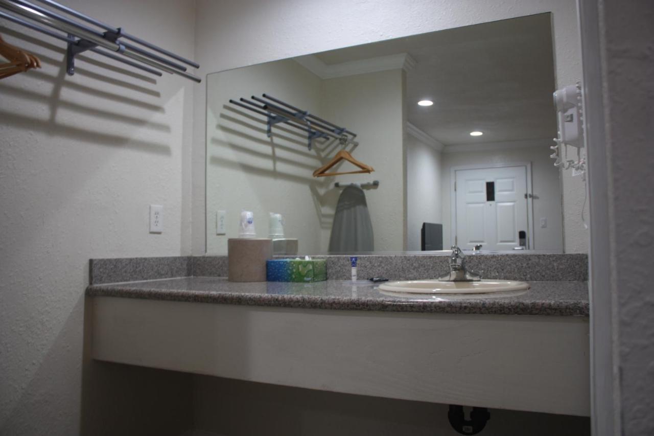 Value Inn & Suites Рединг Екстериор снимка