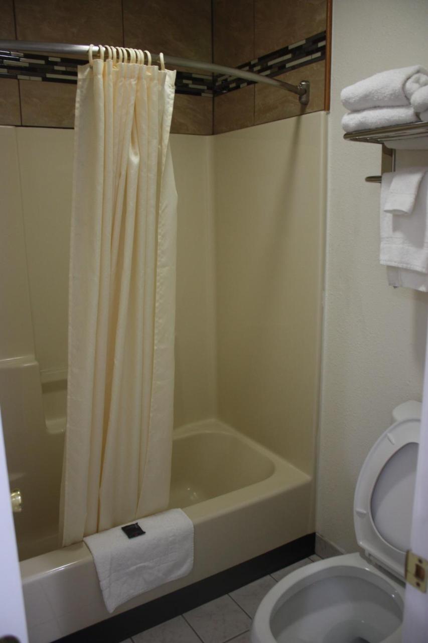 Value Inn & Suites Рединг Екстериор снимка
